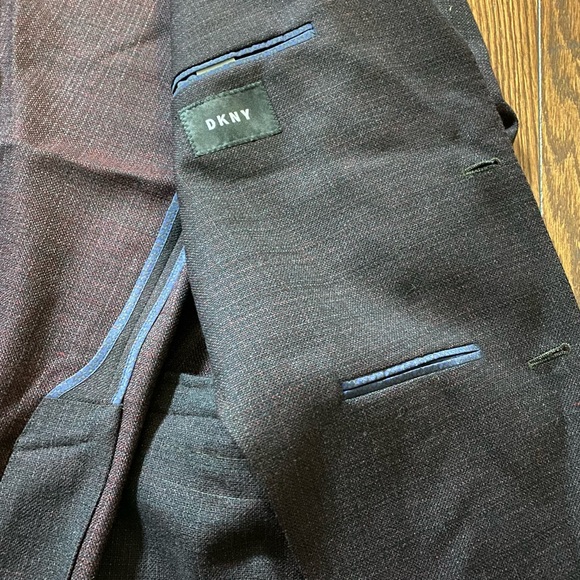 DKNY 70% wool suit jacket 46L NWT - Picture 4 of 5